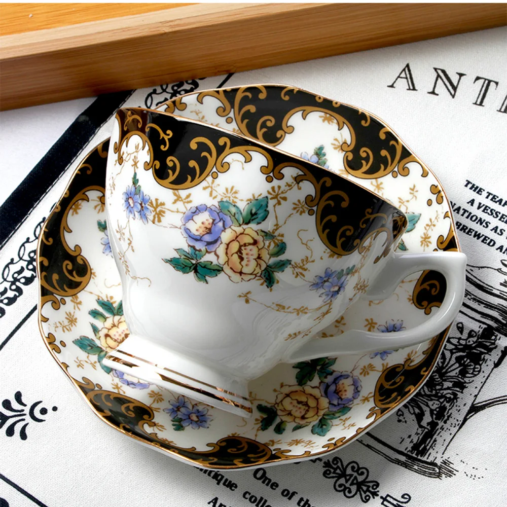 220 мл, Кафе, определени от керамични костен порцелан в европейски стил, чаша и чиния, комплект лъжици, ръчно рисувани с цветен модел Кукувицата е Птица, Чаша черен чай